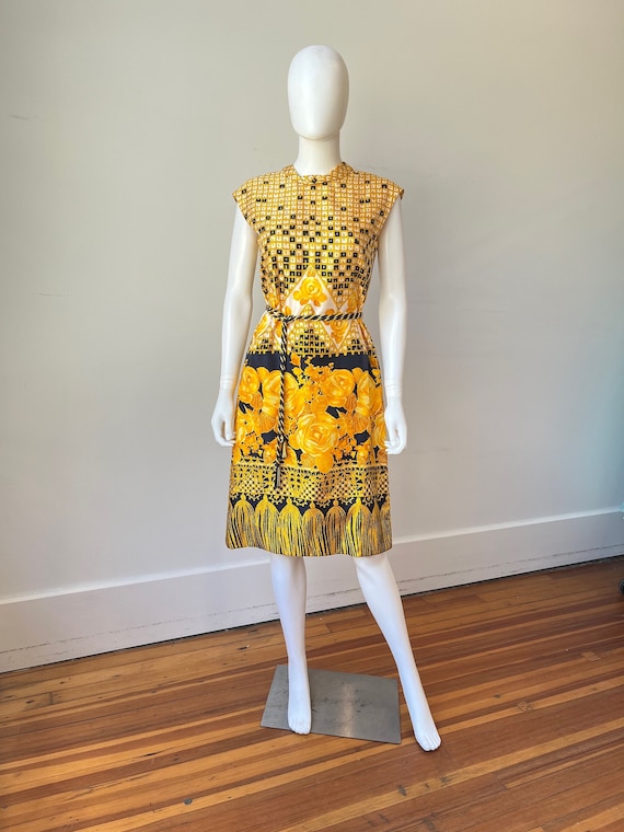 1960s Designer Adele Simpson Vintage Rose & Tassel Print Mod Silk Dress, Vtg 60s yellow gold black sleeveless shift dress w/ rope belt, M/L