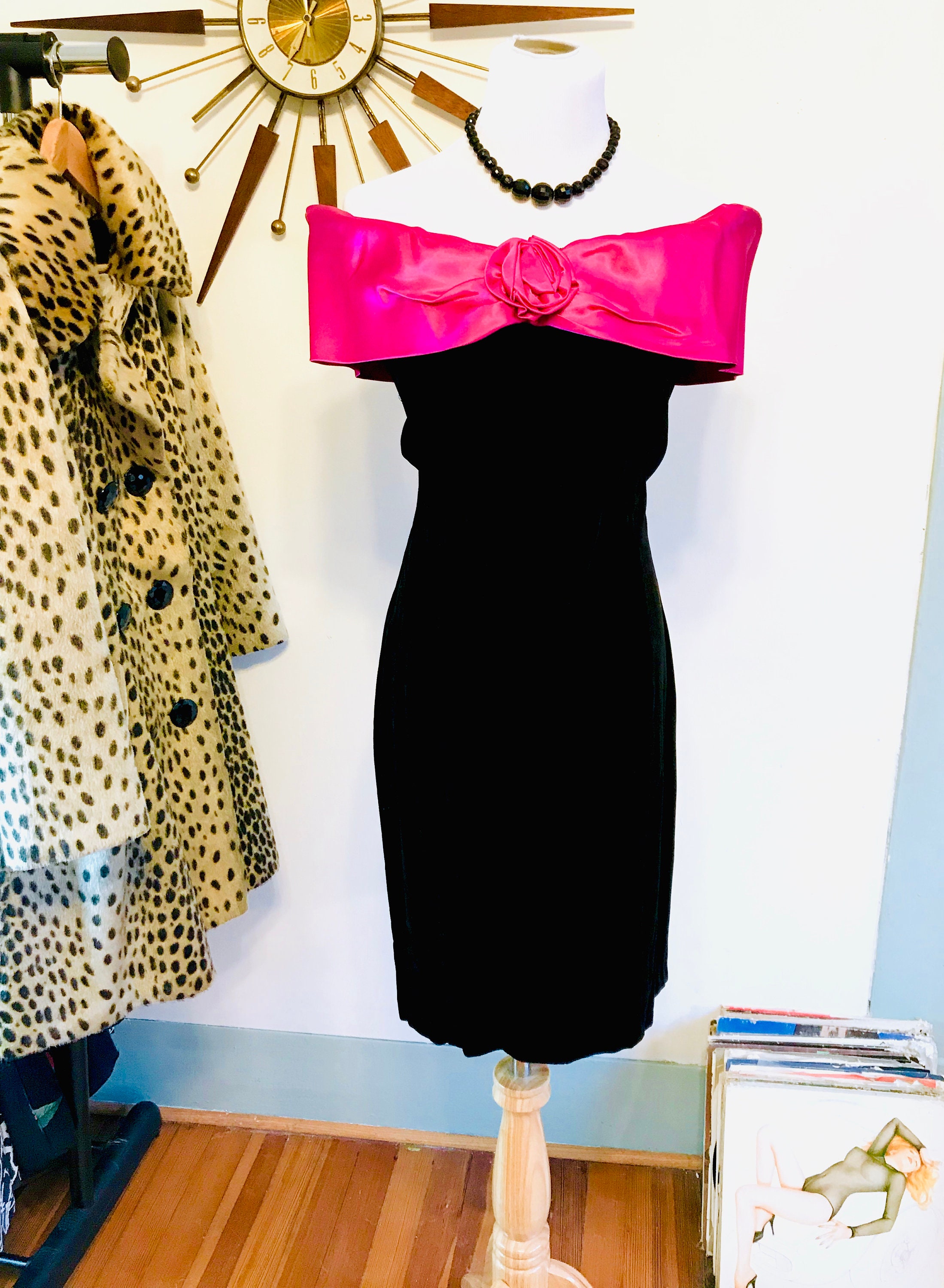 80s Volup Prom dress, Black velvet with dress big pink bow, Vintage