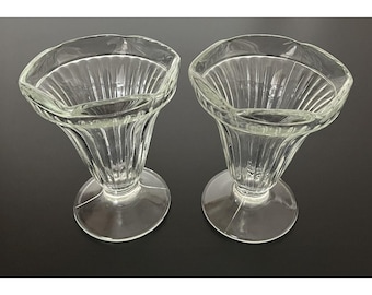 2 Vintage Jeannette Glass Ribbed Footed Ice Cream Sundae Parfait Glasses Dishes