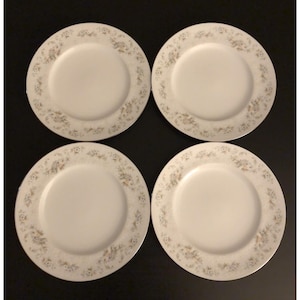 Set med 4 Noritake Ireland Patience 20 cm salladstallrikar - 2964 Utgånget