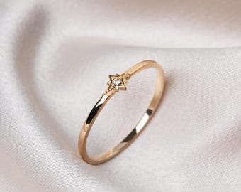 Dainty 14K Gold Star Ring, Minimalist Star Band, Celestial Gold Ring, Everyday Stackable Ring,Star Jewelry Gift for Her, Everyday Accessory