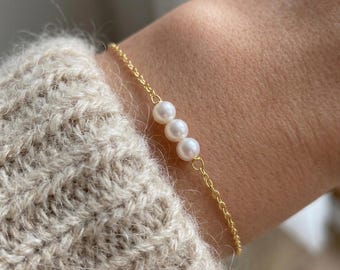 14K Solid Gold Pearl Bracelet, Dainty Minimal Bracelet, Elegant Pearl Jewelry, Bridesmaid Gift, Everyday Jewelry