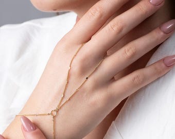 14K Solid Gold Hand Chain Bracelet, Dainty Minimalist Shahmeran, Everyday Gold Hand Harness, Circle Connector Bracelet, Gift for Her