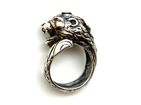 V I N T A G E // sterling silver wrap around lion