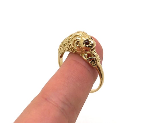 V I N T A G E // scrolled lion / 14k yellow gold w