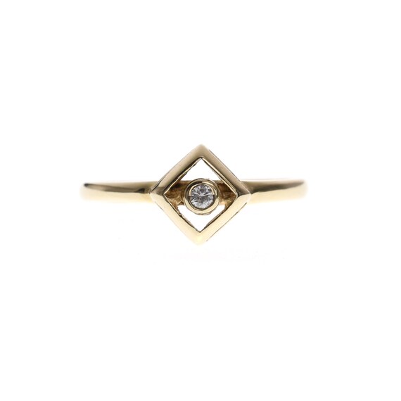 V I N T A G E // 10k minimalist solitaire / 10k ye