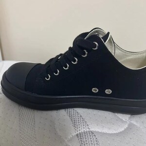 Zapato de caña baja inspirado en Rick Owens de color negro (alta calidad)