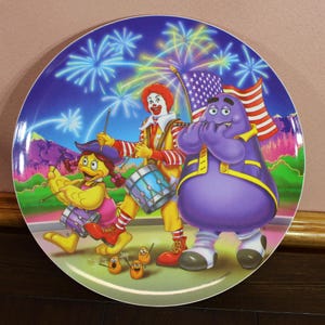 1998 McDonald&#39;s Independance Day Fireworks 4th of July Parade Collector&#39;s 9 1/2&quot; Plate