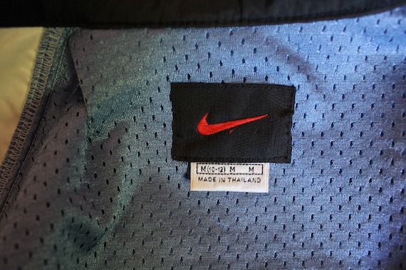 nike jacket tag