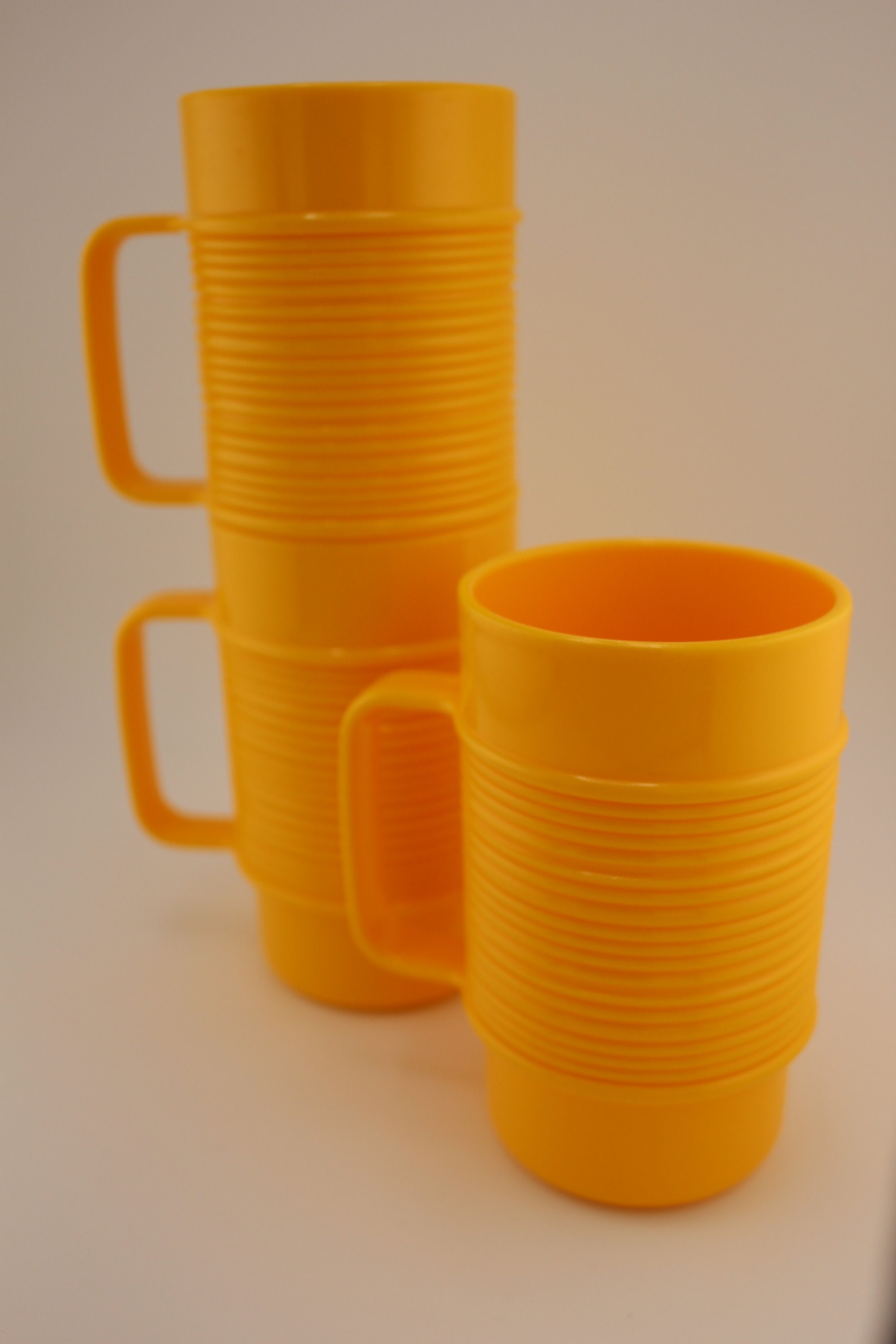 Vintage Rubbermaid Ribbed Set of 3 Sunny Yellow Plastic Cups Mugs