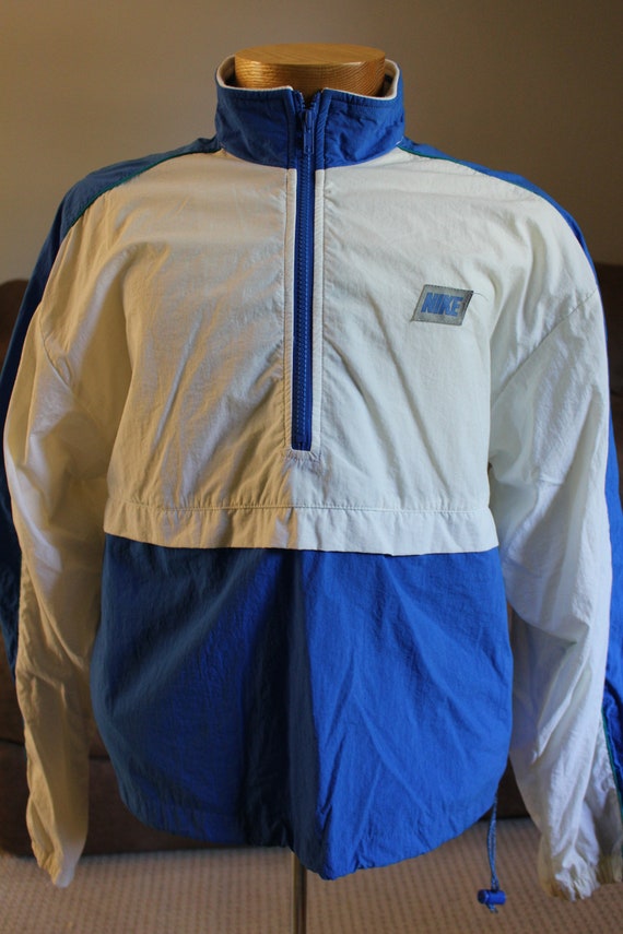 Nike windrunner blue and white hotsell