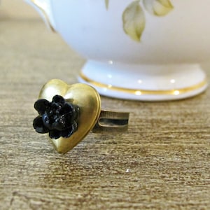 Heart Locket Ring For Women Jewelry Jewellery Black Rose Adjustable Pillbox Vintage Brass Poison Secret Keeper Hidden Message Ring Floral