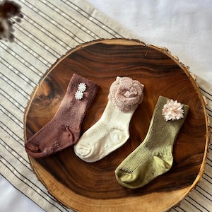 Boho Babysocken Geschenksets l Babysocken mit Blumen l Babygeschenke für Mädchen l handgemachte Socken