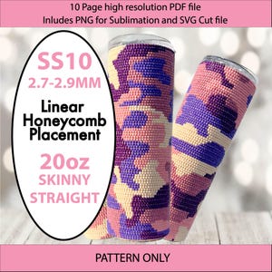 Puede incluir: Dos vasos rectos delgados de 20 oz con un patrón de camuflaje en tonos de rosa, morado y crema. Los vasos se muestran con el texto "SS10 2.7-2.9MM Linear Honeycomb Placement" y "Pattern Only".