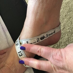Barfotasandaler för brud | Fotsmycken med Swarovski-kristaller | Strandsandaler för bröllop | Barfotasandaler | Strandsandaler för brud | Fotlösa sandaler bild 2
