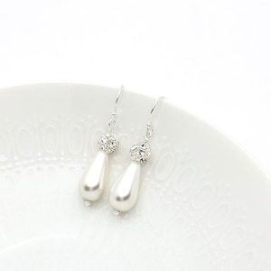 Tropfen Perlen Ohrringe | Brautjungfer Ohrringe | TropfenPerle | Weiße Perlen Brautschmuck | Sterling Silber | Funkelnd | Abschlussball | Baumeln | Zarah