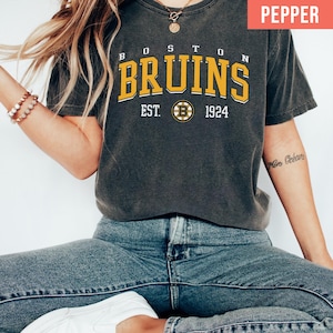 Comfort Colors® Boston Bruins Hockey T-shirt, Boston Bruins Hockey Fan T-Shirt, Vintage Boston Bruins Tshirt, Retro Boston Bruins Ice Hockey