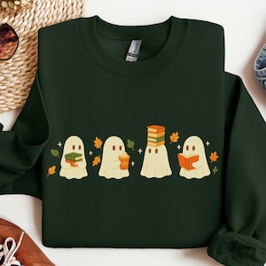 Komfort Colors® Niedliches Geist-Lesebuch-Halloween-T-Shirt, Bücherwurm-Geist-Hemd, gruseliges Buch-Liebhaber-Geist-Kaffee-Hemd, lustiges Herbst-Lehrer-T-Stück