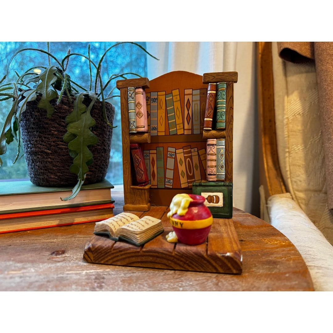 VTG Disney Winnie the Pooh Hunny Pot Library Bookend Nursery Decor Single Resin