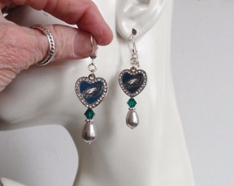 Philadelphia Eagles Silver Pearl Green Crystal Rhinestone Heart Charm Earrings