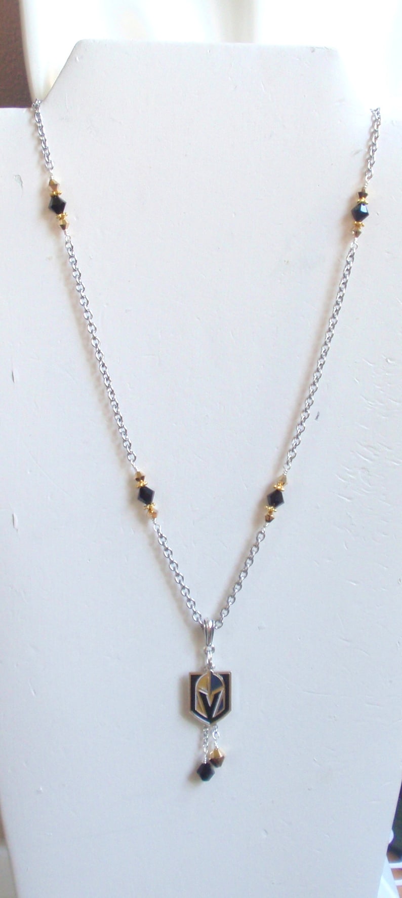 Las Vegas Golden Knights Black and Gold Crystal Pro Ice Hockey VGK Women/'s Charm Necklace