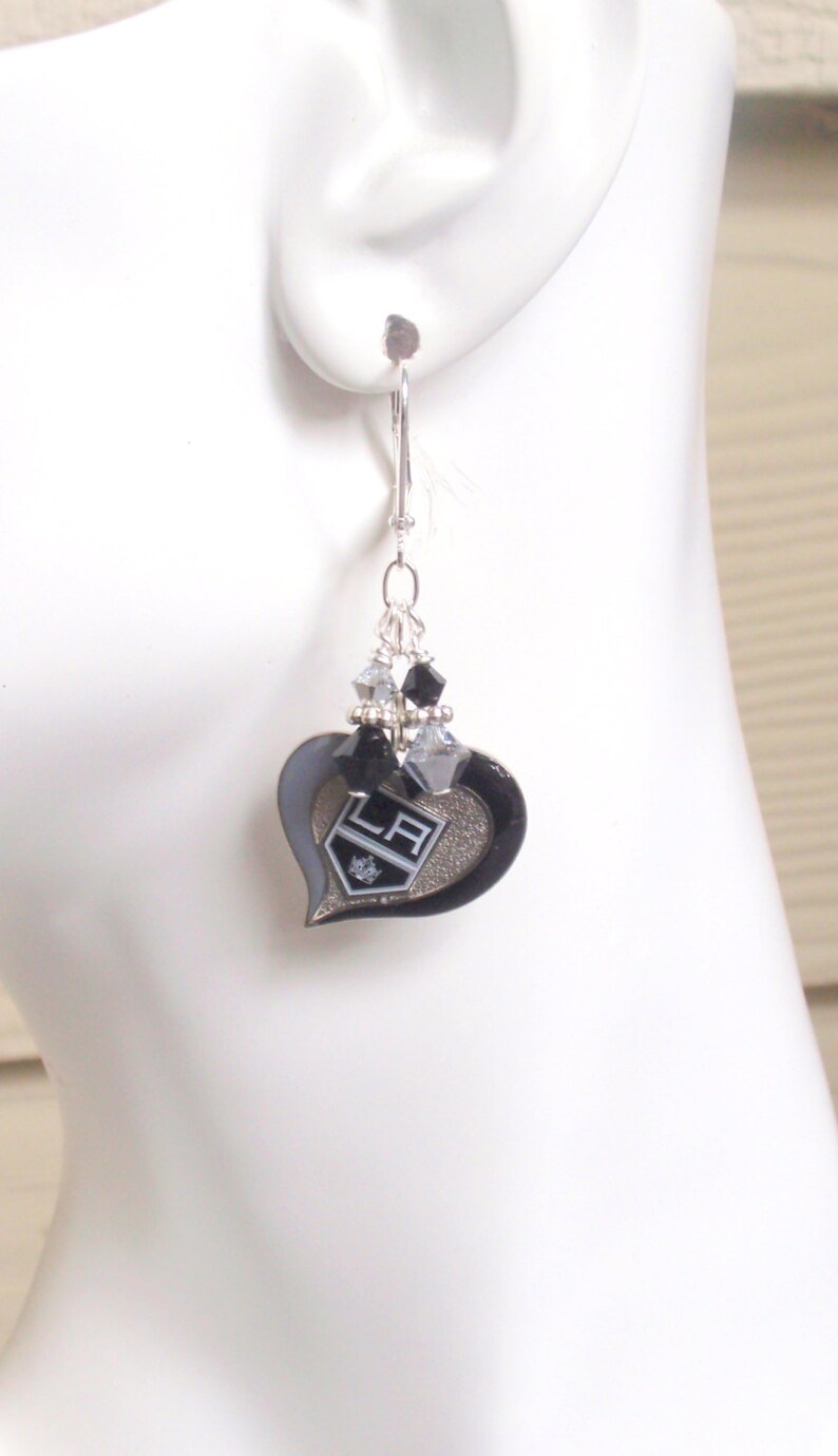 LA Kings Black and Silver Crystal Pro Hockey Women/'s Dangle Earrings