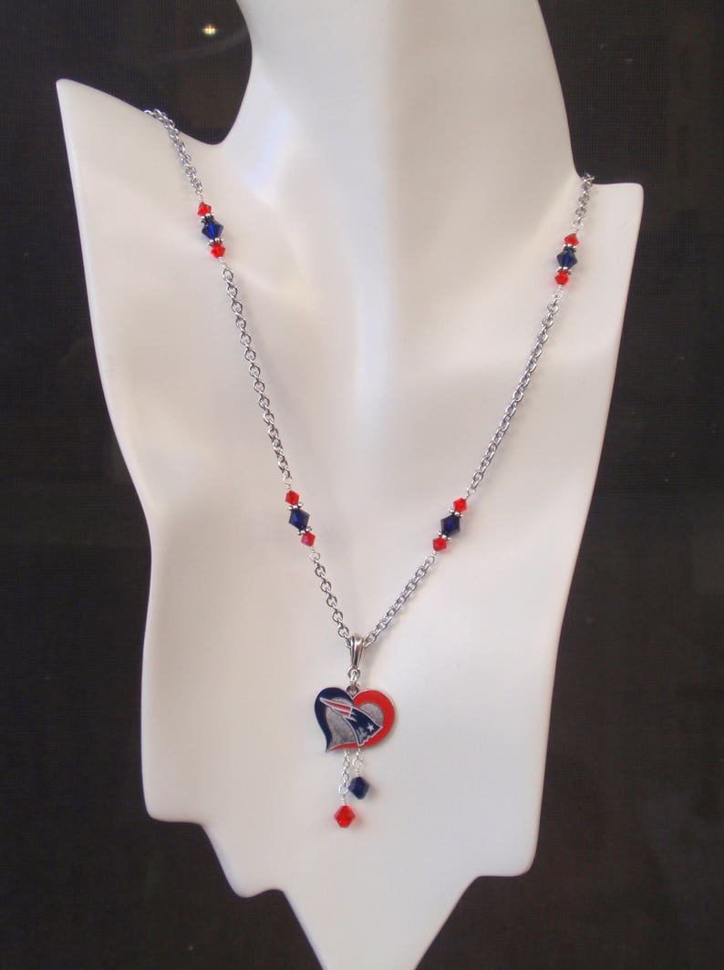 New England Patriots Navy and Red Crystal Pro Football NE Pats Women/'s Necklace