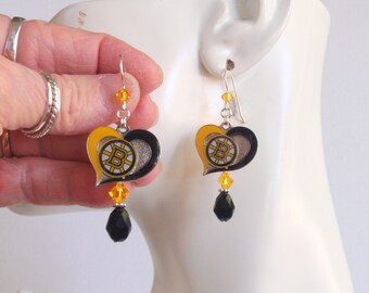 Boston Bruins Black and Gold Crystal Heart Charm SS Ear Wire Earrings