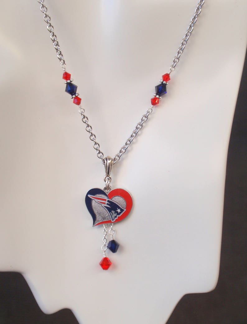 New England Patriots Navy and Red Crystal Pro Football NE Pats Women/'s Necklace