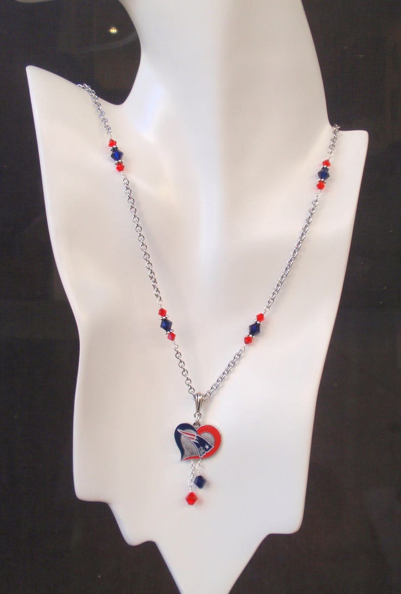 New England Patriots Navy and Red Crystal Pro Football NE Pats Women/'s Necklace