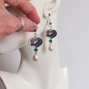 Philadelphia Eagles Green and Clear Crystal White Pearl SS Ear Wire Dangle Earrings