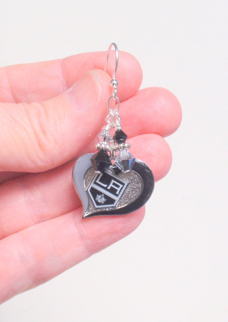 LA Kings Black and Silver Crystal Pro Hockey Women/'s Dangle Earrings