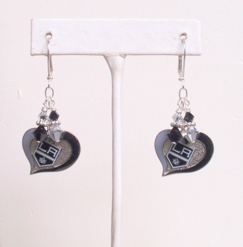 LA Kings Black and Silver Crystal Pro Hockey Women/'s Dangle Earrings