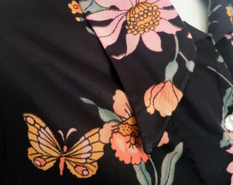 Vintage 60s Butterfly and floral Pointed Collar Disco blouse M