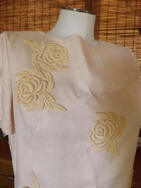 Vintage 50s Pale Pink Rose Applique Henry Lee Shi… - image 1