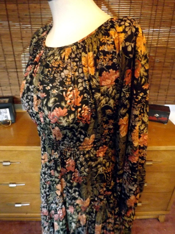 Vintage 70s Near Sheer Earth tone Floral Tiered Pe
