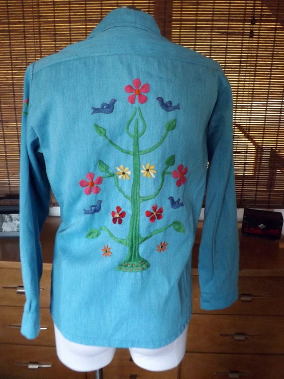 Vintage 70s Floral and Bird Sky blue Pointed Colla