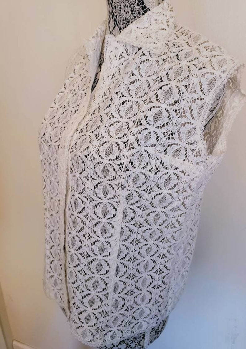 Vintage 50s Cream Lace Sleeveless Button-down Blouse M image 2