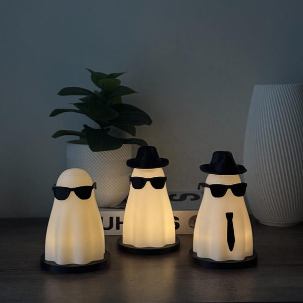 Ghost LED Lamp – Funny Halloween Light Up Decoration with Cool Sunglasses and Hat – Spooky Cute Night Light,Haunted House Decor & Party Gift