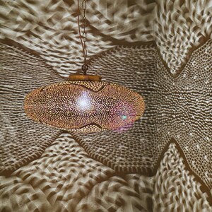 Marockansk lampa, kopparlampa, mässingshänge, orientalisk inredning, bohemisk belysning, handgjord lampa, genomborrad lampa, marockansk inredning, taklampa