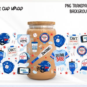 Könnte beinhalten: Ein 16 oz Becher-Wrap-Design mit Baseball-Motiven, darunter blaue Helme, Baseballhandschuhe, Schläger mit dem Wort SWING, T-Shirts mit der Aufschrift BALLPARK BABE, Kappen mit BASEBALL GIRL und Textgrafiken mit der Aufschrift CAN'T GAME TONIGHT.