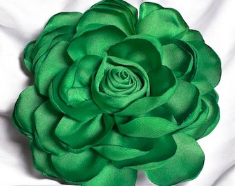 Pin de flor con sujeción magnética, broche de flor, tela de satén verde con pétalos, 4 pulgadas, pin de flor de tela, accesorio de moda Pinless Posie