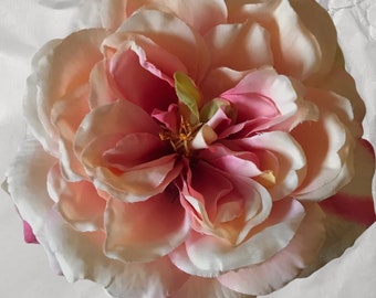 Broche de flor con sujeción magnética, grande, suave, pétalo, rosa claro, sin alfiler