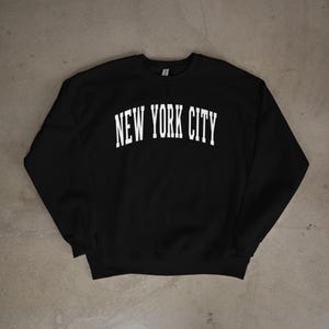 NEW YORK CITY Sweatshirt - Gildan 18000 Unisex Pullover, nyc Apparel, Cozy City Sweatshirt, New York Souvenir