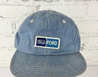 Cappellino vintage Ford in denim blu con chiusura a scatto.