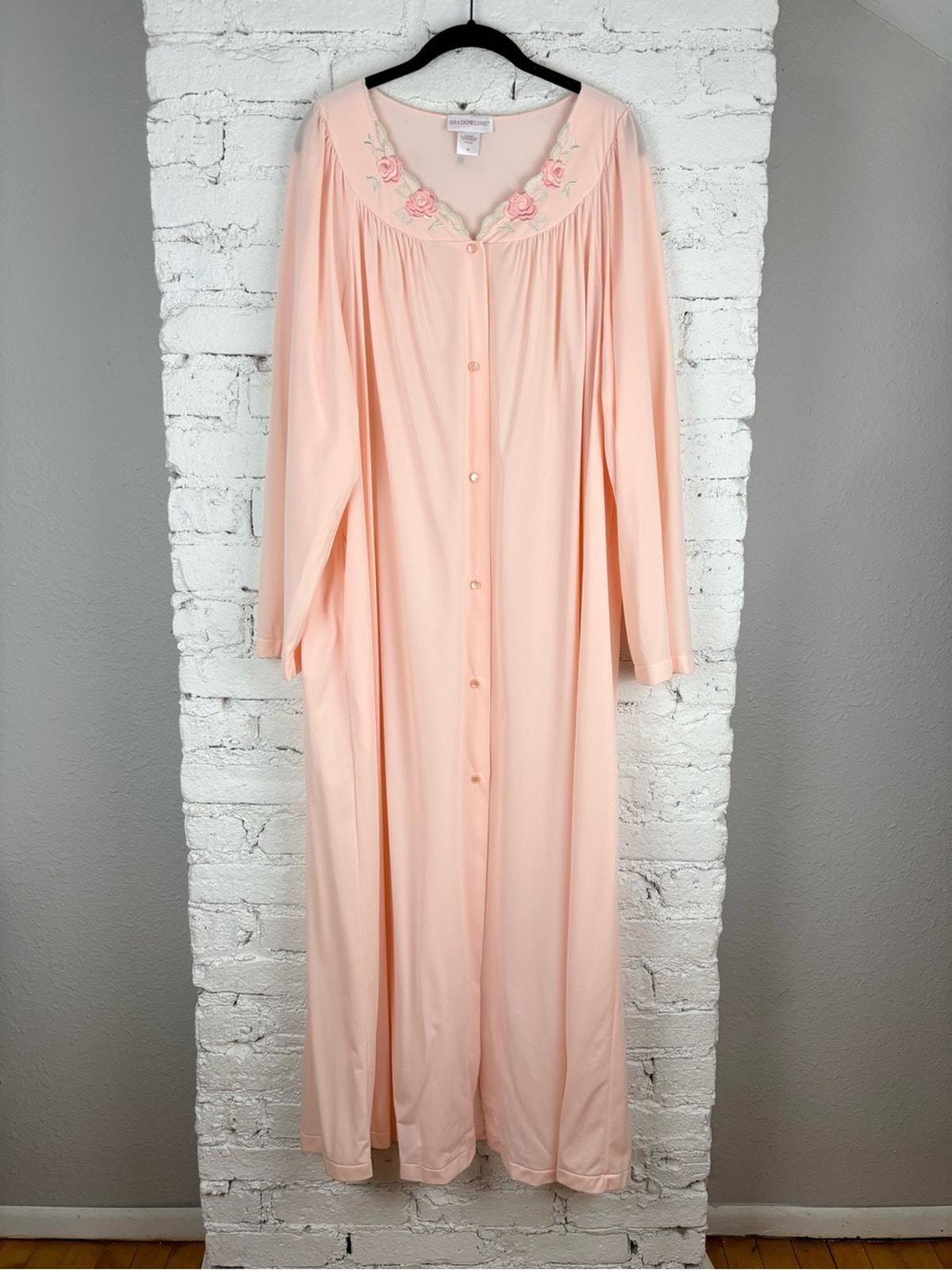 100 silk wedding dress PLUME, an Upcycled Eco-Conscious Ballgown Style – Larimeloom Product Group: 3034 and along the sides 2-in-1 maxi dress🌞 : Talla:2