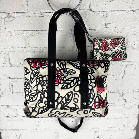 Coach Poppy Daisy Floral Graffiti Bag & Wristlet - Etsy Norway