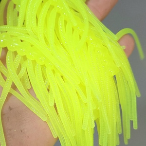 Trout worm *Bright Charturse* (20pc)