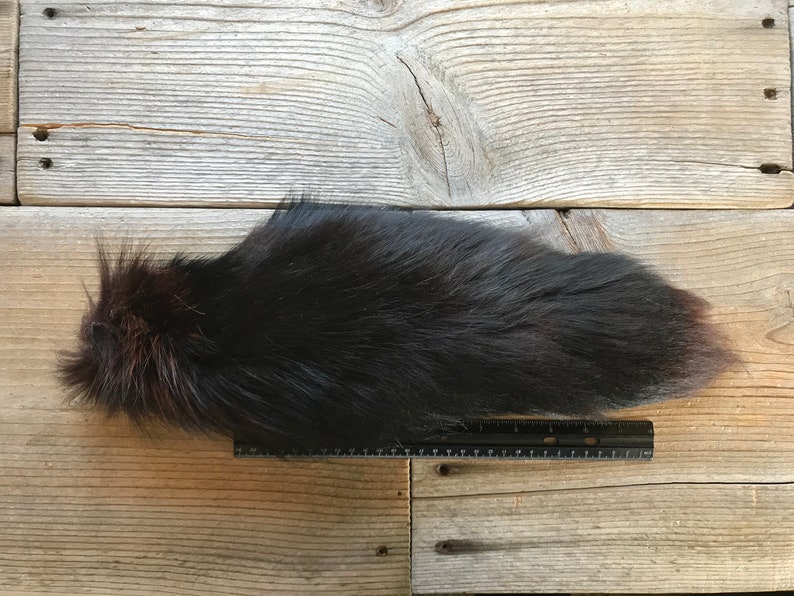 Real Fur 200425-AAA Lot No Brown Dyed Silver Fox Tail