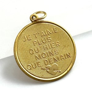 Vintage Love Charm, French love charm, French Love Token, Je t&#39;aime plus qu&#39;hier et moins que demain, Pendant, Brass Charm, Vintage Charm